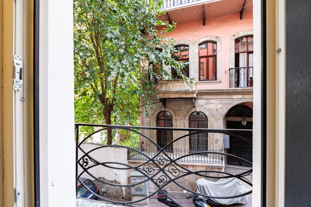 Red Suites Balat - Orange And Blue Istanbul Exterior photo